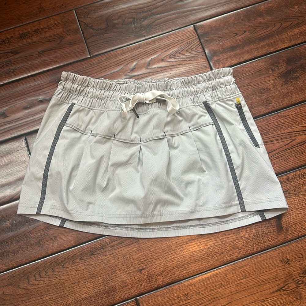 Lululemon skirt with shorts underneath size 8.